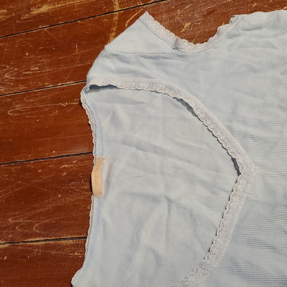 Small Tops - Picture 11 of 12